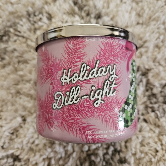 Bath & Body Works 3-Wick Candle Holiday Dill-ight - Picture 2 of 5